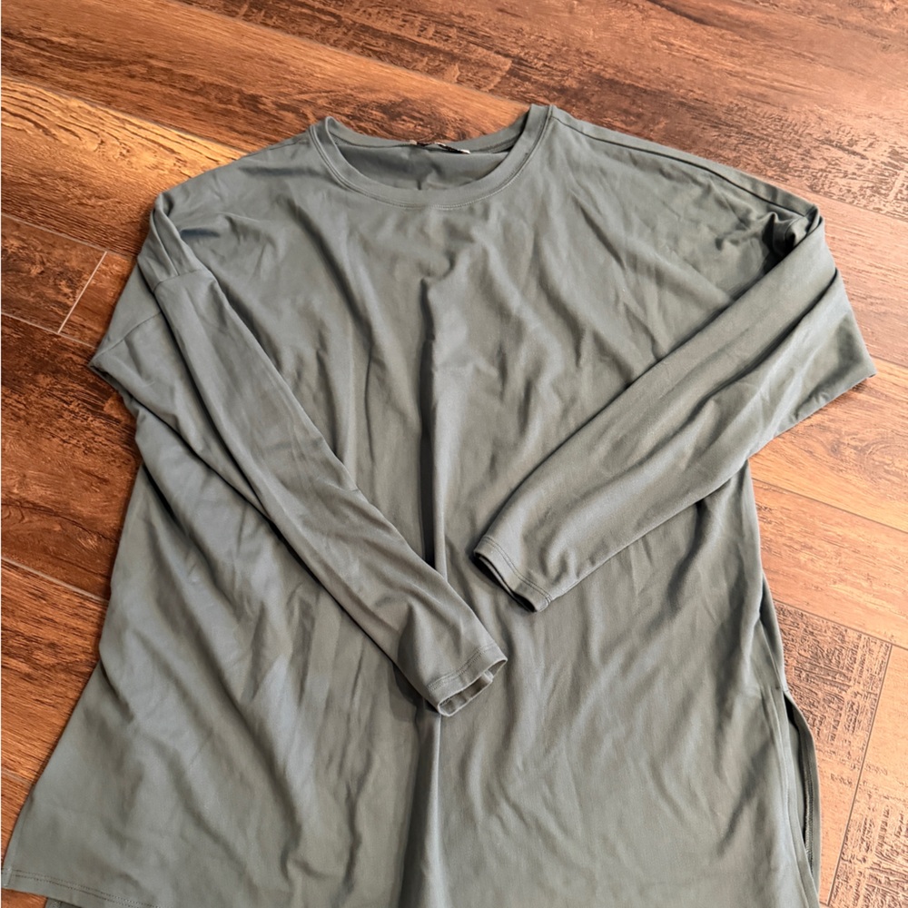 Zenana Outfitters Gray Long Sleeve Blouse